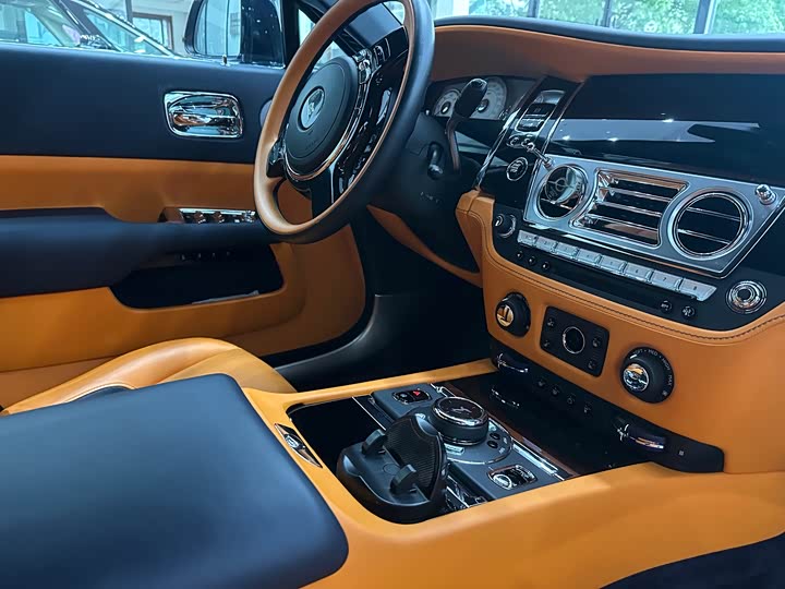 Rolls-Royce Dawn, 2022 — фото 5 из 9