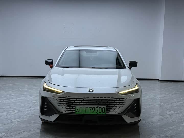 Changan UNI-V Hybrid, 2023 — фото 2 из 9