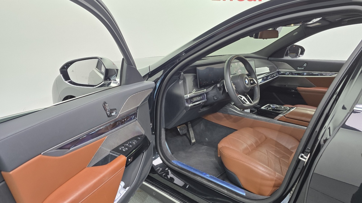 BMW 7 Series, 2024 — фото 9 из 12