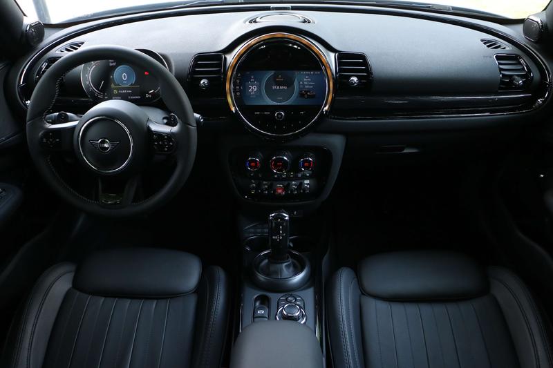 Mini Clubman, 2024 — фото 6 из 11