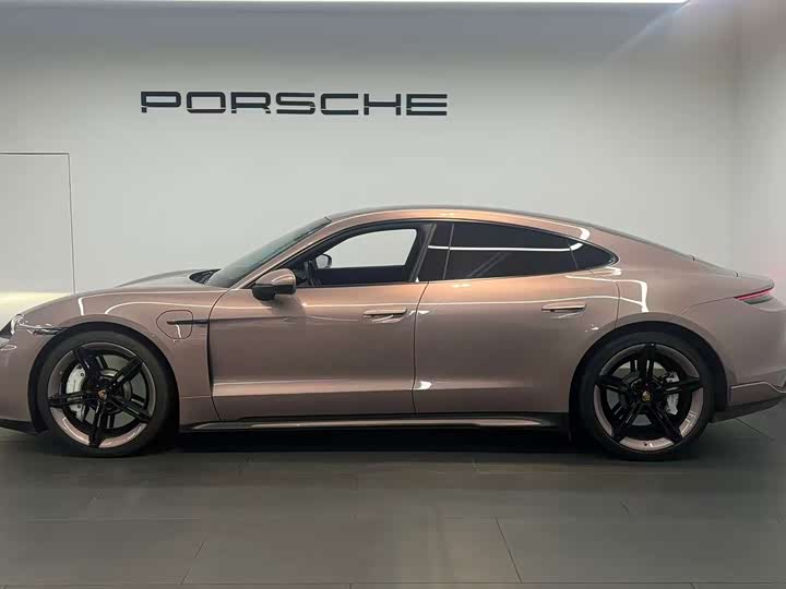 Porsche Taycan, 2021 — фото 3 из 9