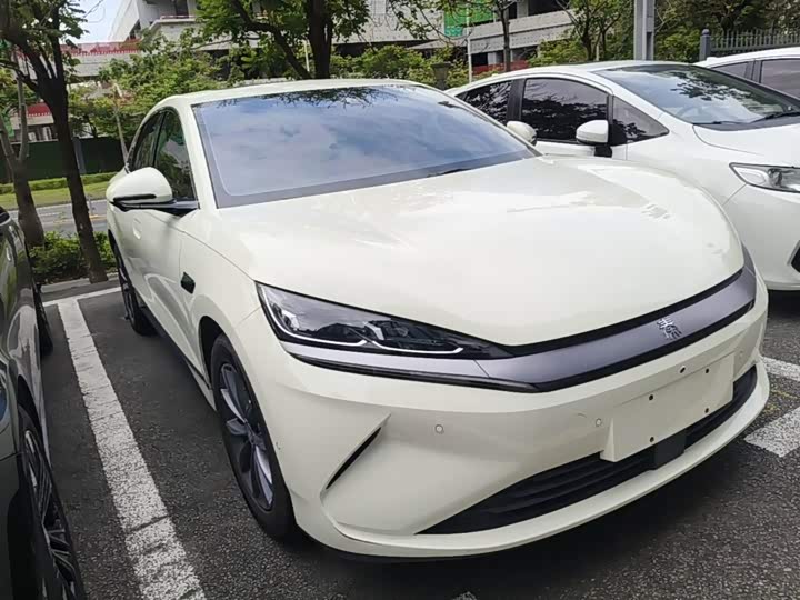 BYD Qin L, 2025 — фото 4 из 9