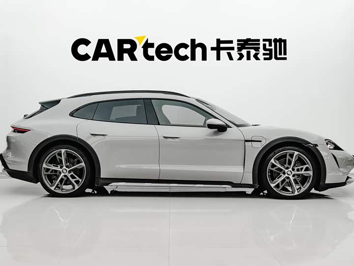 Porsche Taycan, 2023 — фото 4 из 9