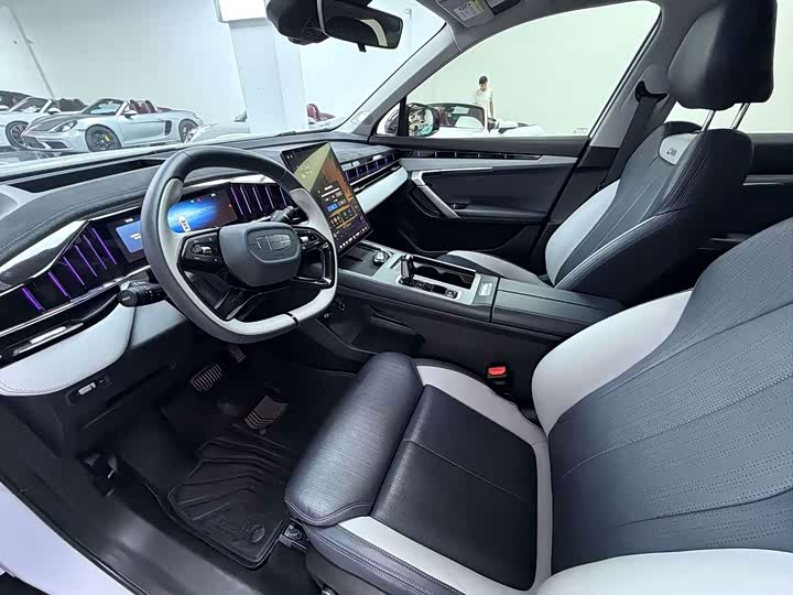 Geely Atlas L, 2024 — фото 4 из 9