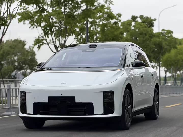LiXiang i8, 2025 — купить в Белгороде под ключ