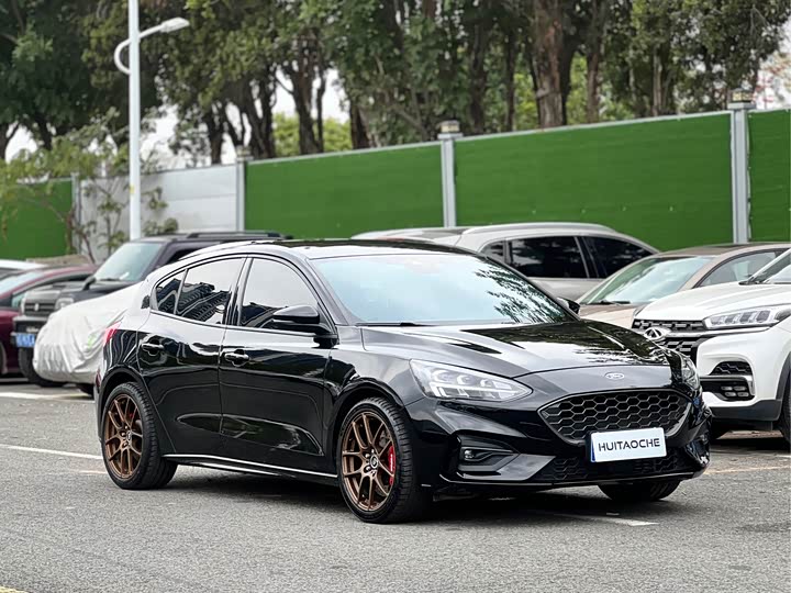 Ford Focus, 2021 — фото 2 из 9