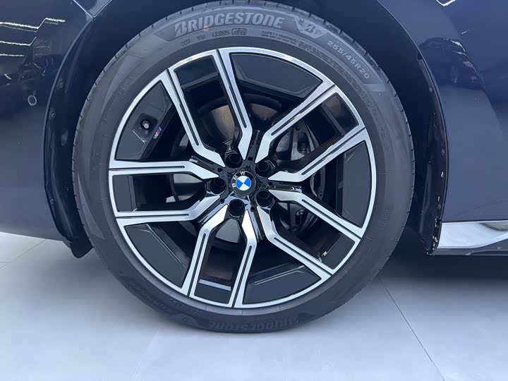 BMW 7 Series, 2025 — фото 8 из 9