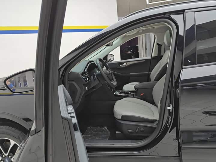 Ford Escape, 2022 — фото 9 из 9