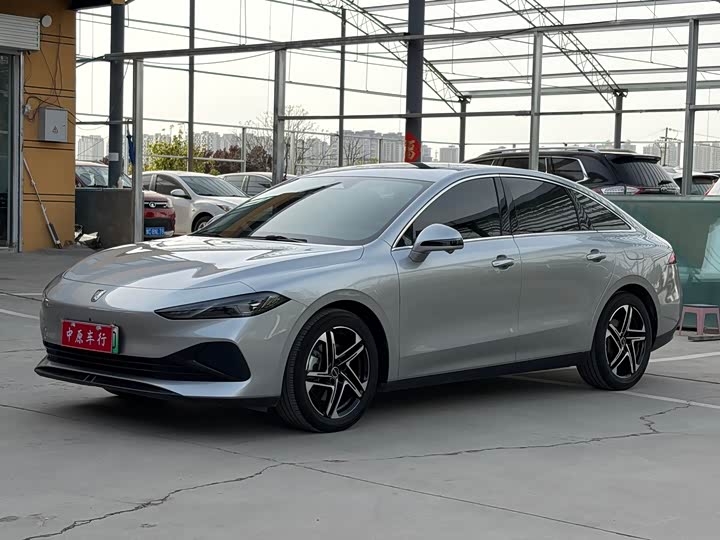 Roewe D7, 2023 — купить в Владимире под ключ