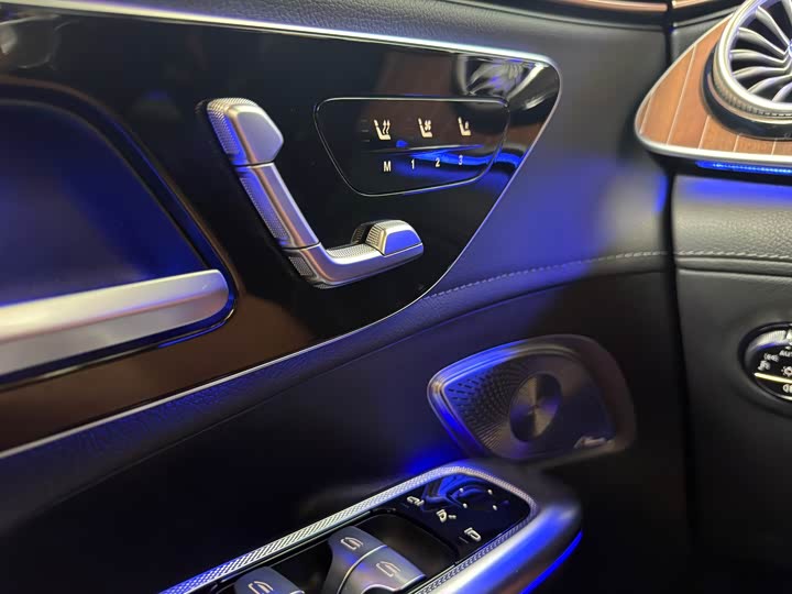 Mercedes-Benz EQE SUV, 2024 — фото 9 из 9