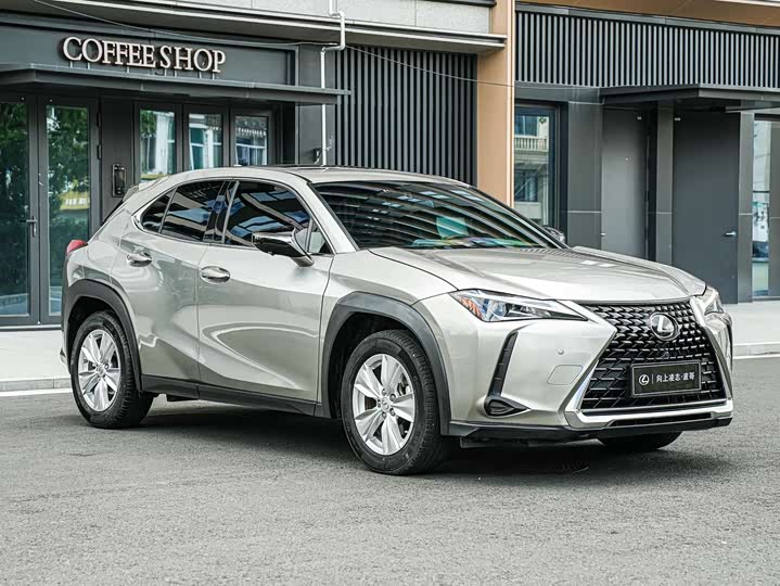 Lexus UX, 2022 — фото 3 из 9