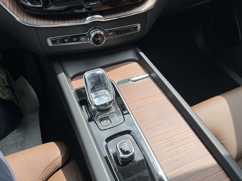 Volvo XC60, 2024 — фото 11 из 12