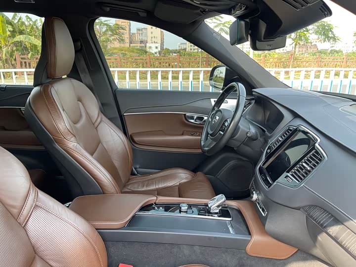 Volvo XC90 Hybrid, 2021 — фото 8 из 9