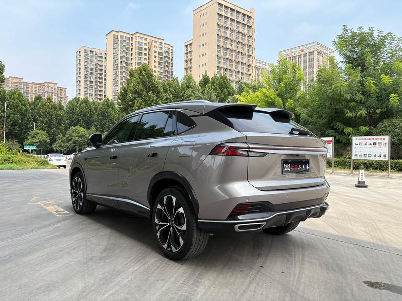 Roewe RX5 Hybrid, 2022 — фото 4 из 10