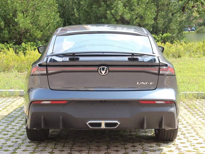 Changan UNI-V Hybrid, 2025 — фото 6 из 9