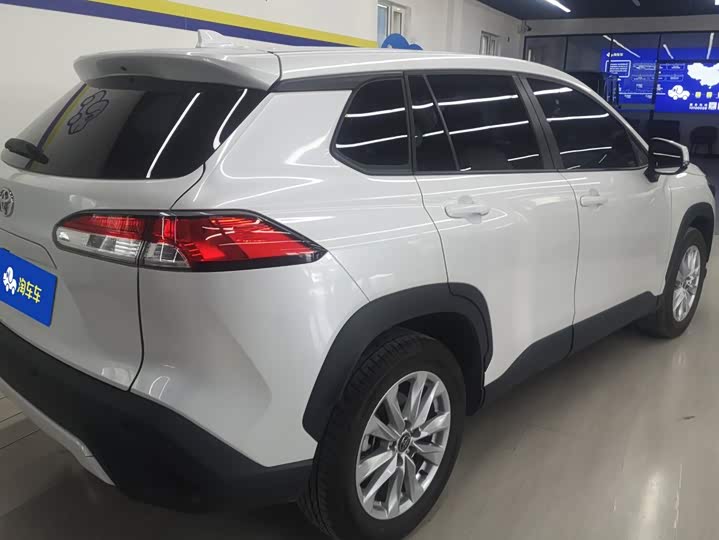 Toyota Corolla Cross, 2024 — фото 3 из 9