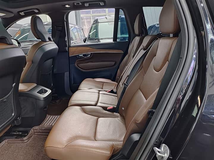 Volvo XC90, 2023 — фото 8 из 9