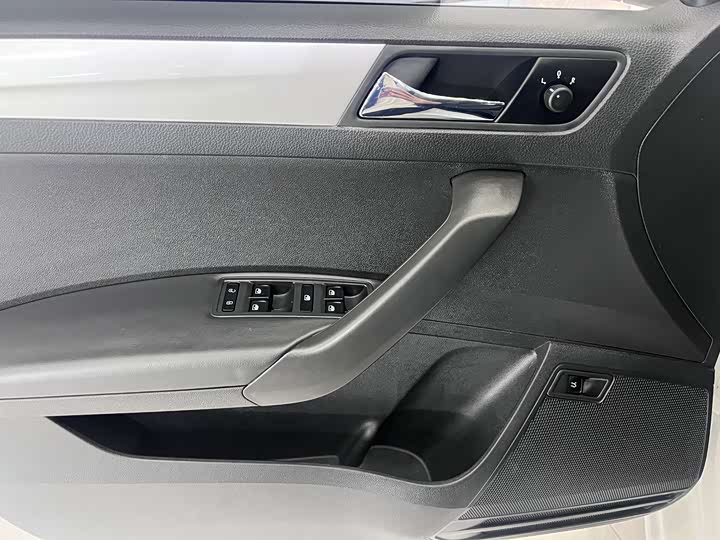 Skoda Rapid, 2022 — фото 8 из 9