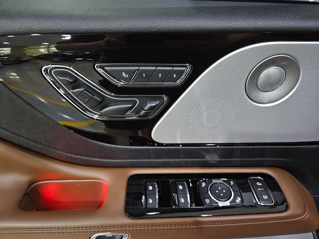 Lincoln Aviator, 2023 — фото 8 из 12