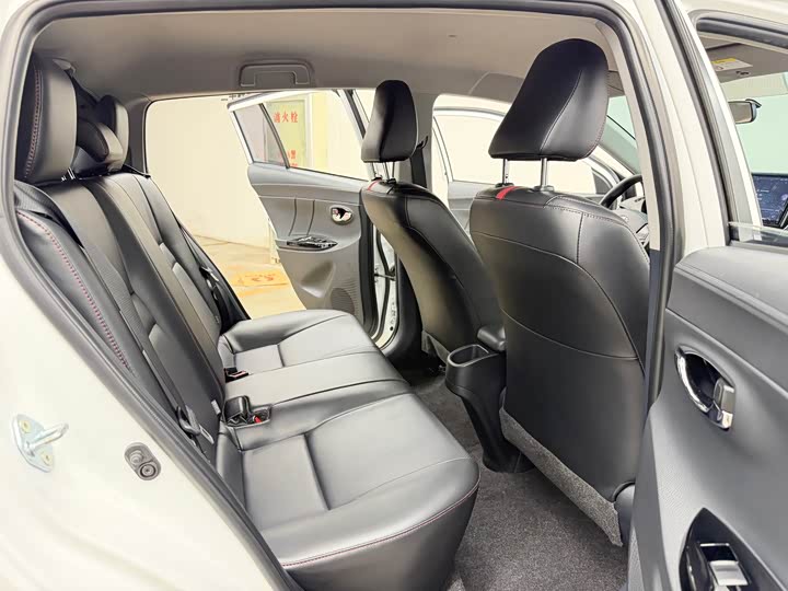 Toyota Yaris L Hatchback, 2022 — фото 9 из 9