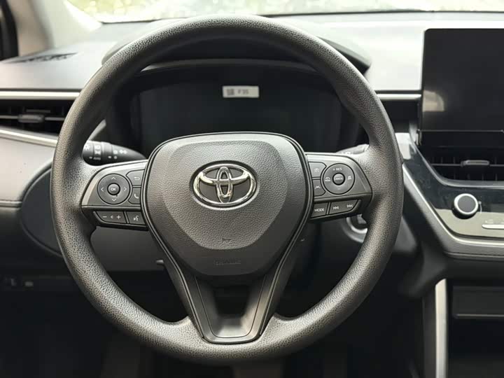 Toyota Corolla Cross, 2025 — фото 3 из 9