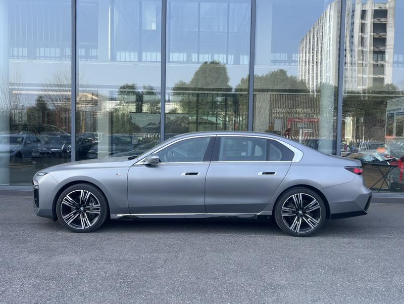 BMW 7 Series, 2024 — фото 3 из 12