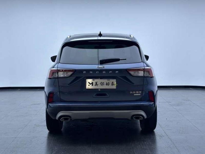 Ford Escape, 2023 — фото 5 из 10