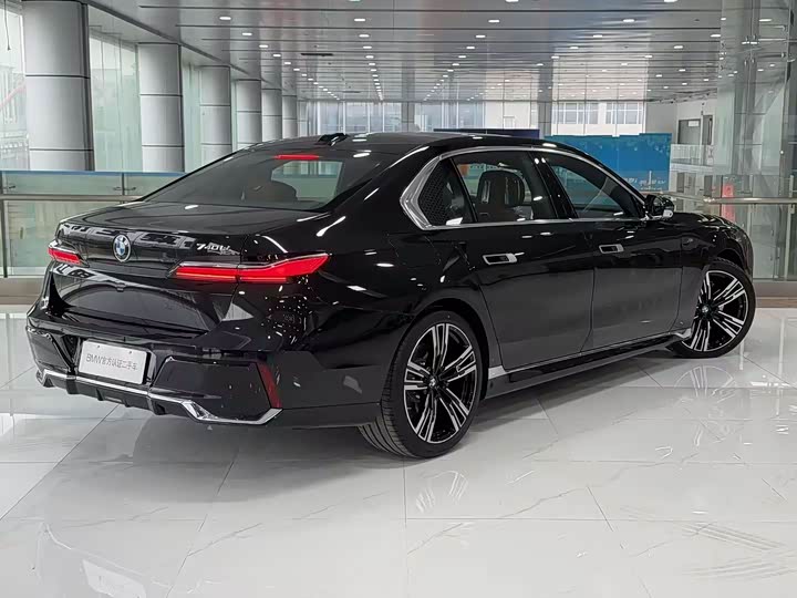 BMW 7 Series, 2024 — фото 4 из 9