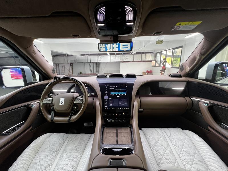 BYD Yangwang U8, 2023 — фото 8 из 11