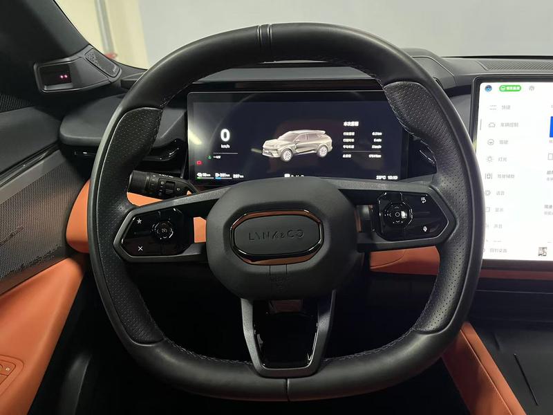 Lynk & Co 08 EM-P Hybrid, 2025 — фото 9 из 12