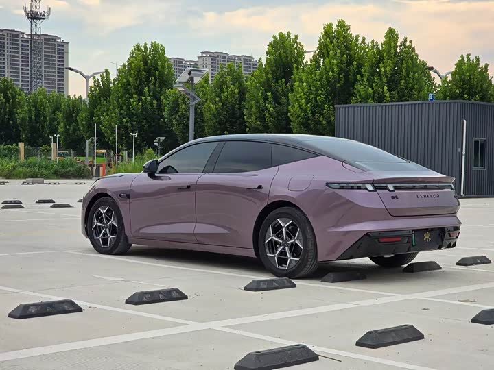 Lynk & Co 30 EM-P Hybrid, 2026 — фото 8 из 9