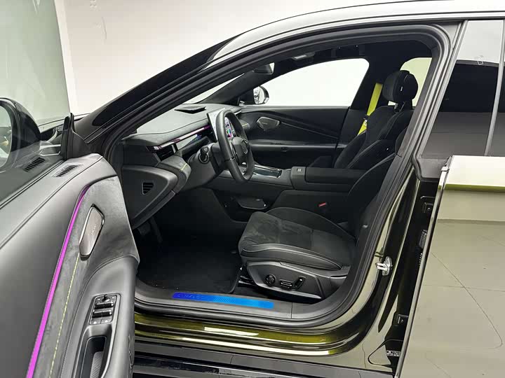 Lynk & Co 30 EM-P Hybrid, 2025 — фото 5 из 9