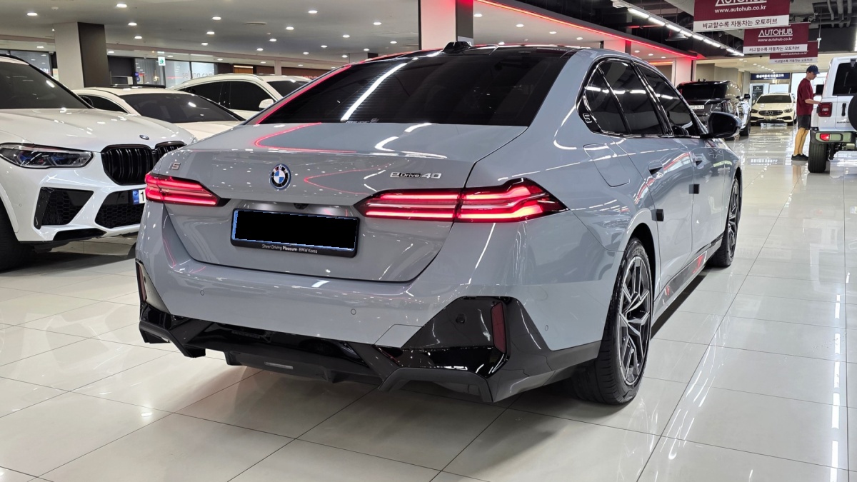 BMW i5, 2026 — фото 6 из 12