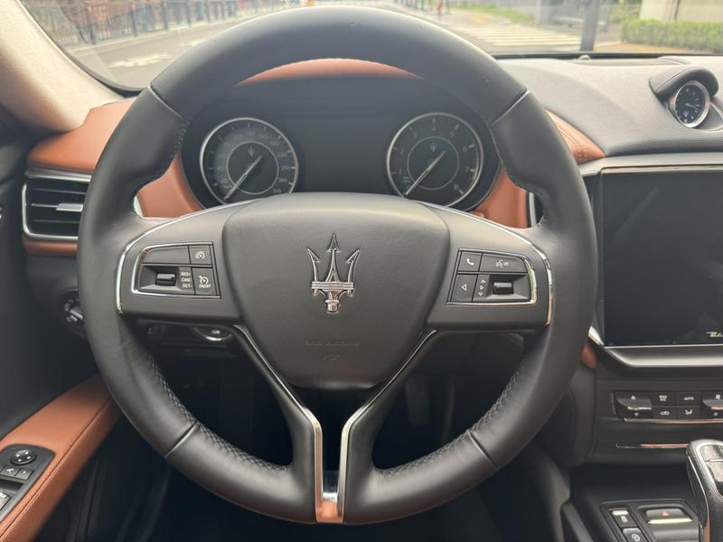 Maserati Ghibli, 2021 — фото 9 из 12