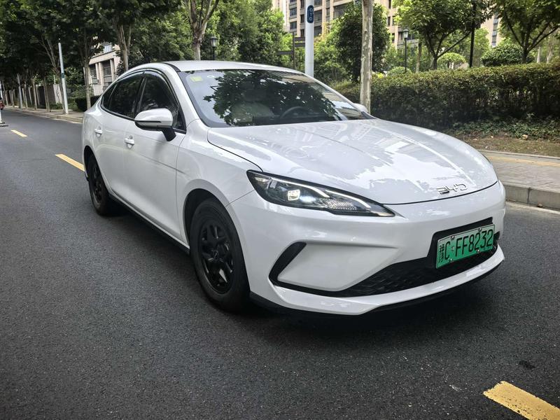 BYD Seal 05 DM-i Hybrid, 2025 — фото 3 из 10