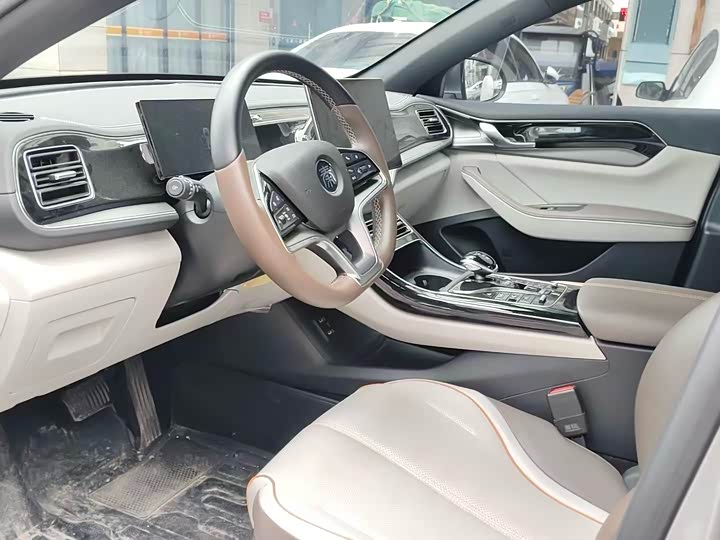 BYD Qin Plus, 2023 — фото 4 из 9