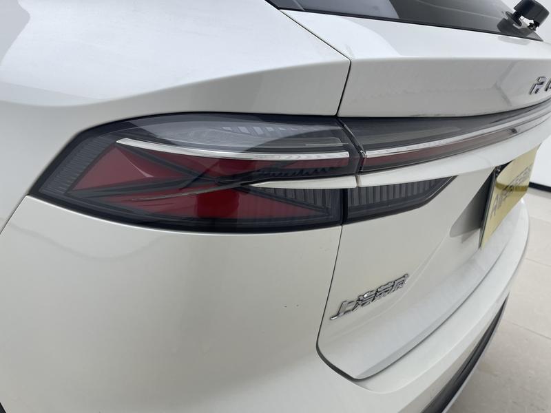 Roewe RX5 Hybrid, 2025 — фото 10 из 12