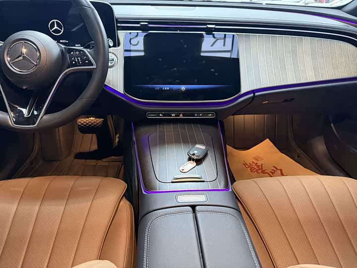 Mercedes-Benz E-Class, 2024 — фото 8 из 9