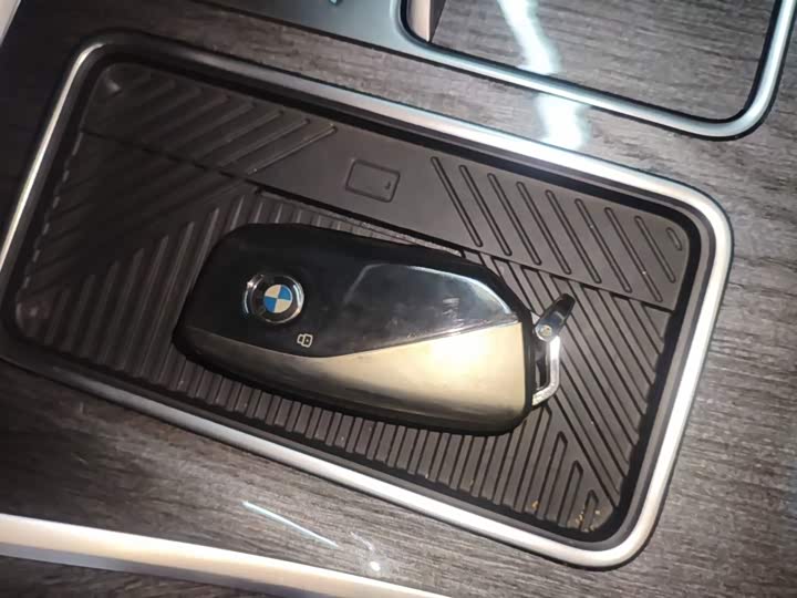 BMW i7, 2023 — фото 9 из 9