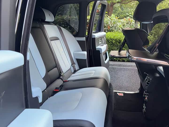 Rolls-Royce Cullinan, 2023 — фото 7 из 9