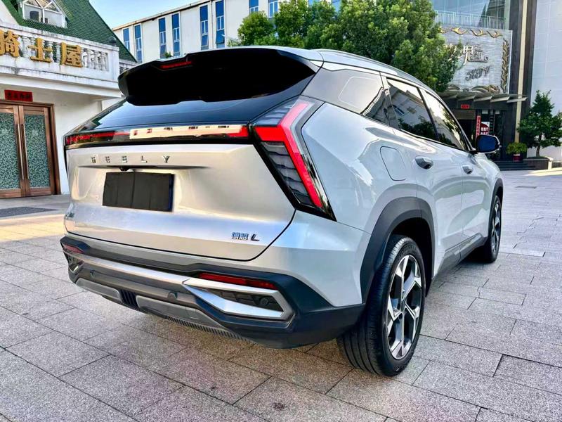 Geely Atlas L, 2024 — фото 6 из 11