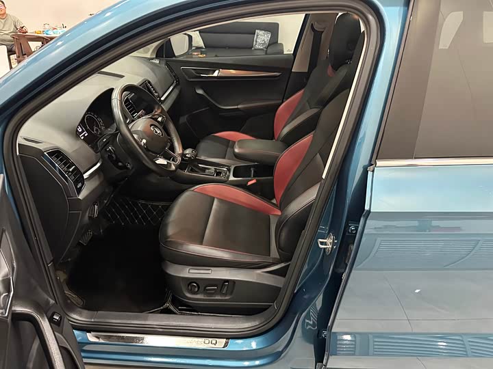 Skoda Karoq, 2022 — фото 8 из 9