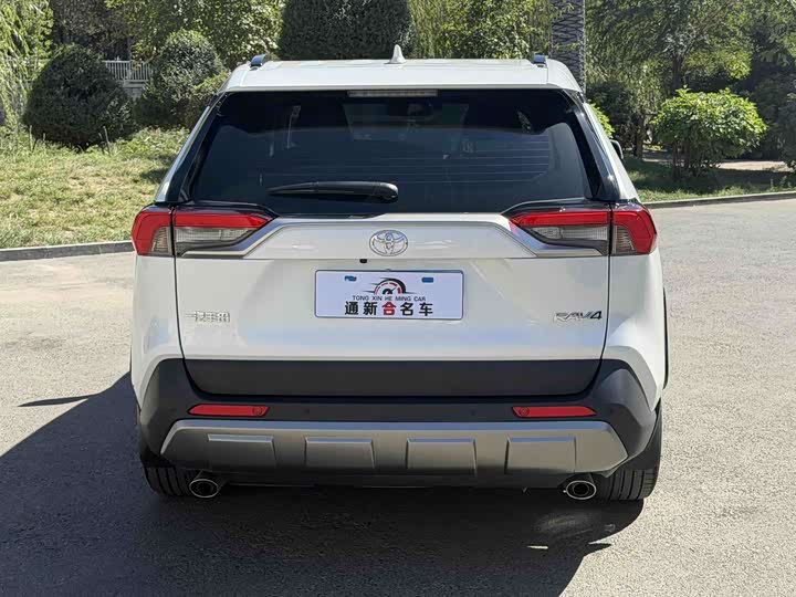 Toyota RAV4, 2025 — фото 8 из 9