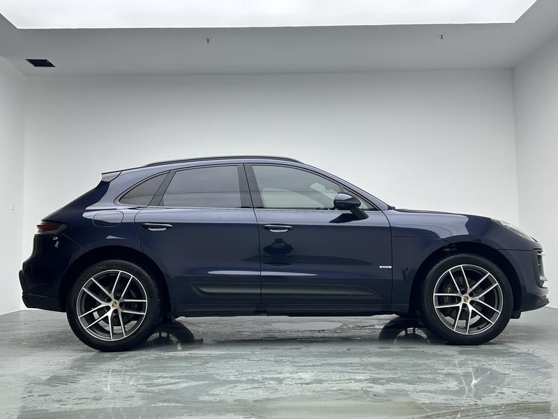Porsche Macan, 2022 — фото 8 из 12