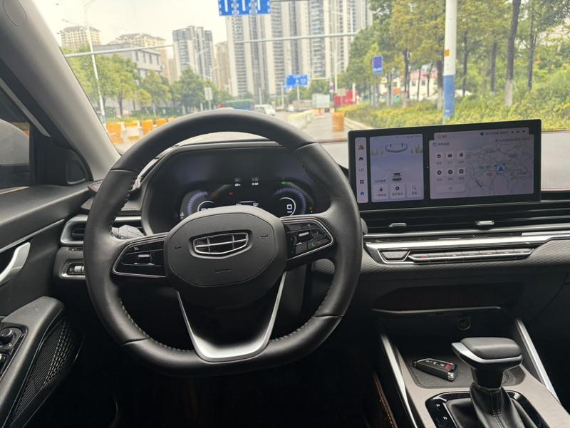 Geely Emgrand, 2023 — фото 9 из 12