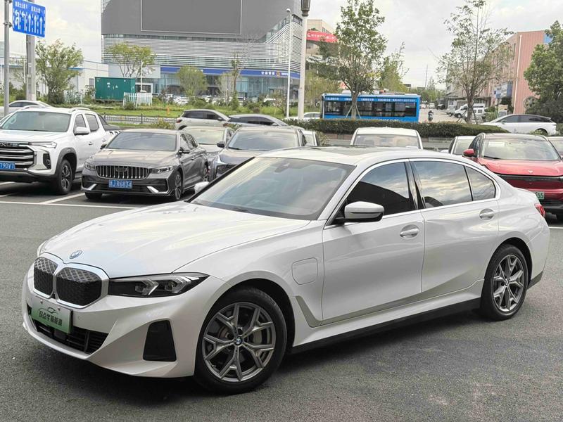 BMW i3, 2025 — купить в Москве под ключ