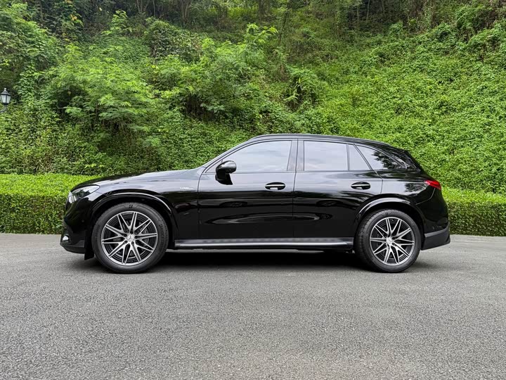Mercedes-Benz GLC-Class AMG, 2025 — фото 3 из 9