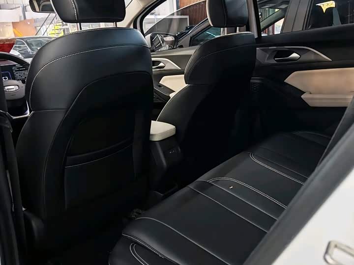 Geely Geometry E Firefly, 2024 — фото 5 из 9