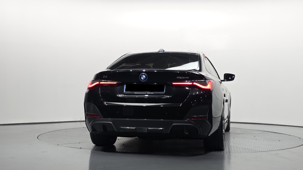 BMW i4, 2022 — фото 4 из 12