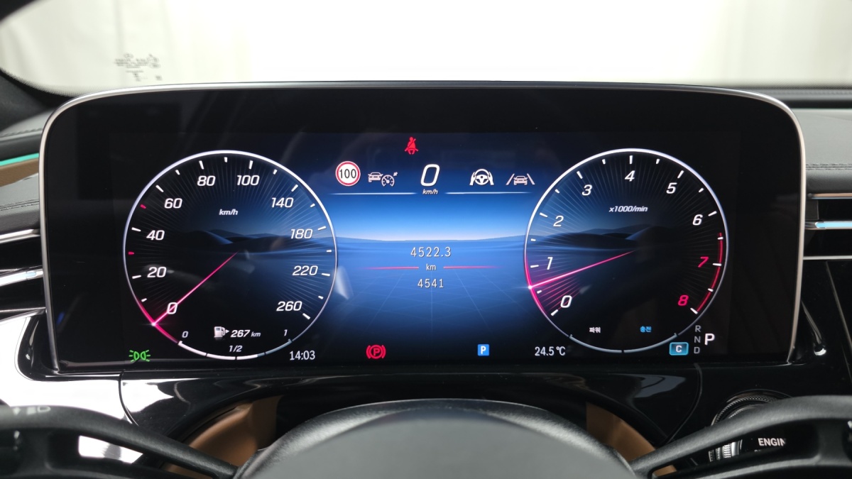 Mercedes-Benz E-Class, 2025 — фото 8 из 12